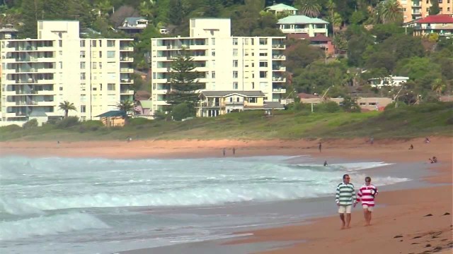 Surfing in Northern Beaches with Tom Carroll