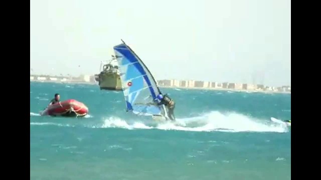 Surfing Fail Turns Into WIN