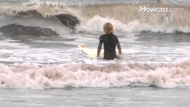 How to Choose a Beginner Surf Spot