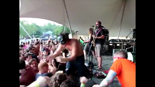 Baroness’s Best Friends Day 2011 – Crowd Surfing Fails