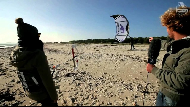 Kiteboarding lesson –  How to launch a kite – One Launch Kiteboarding
