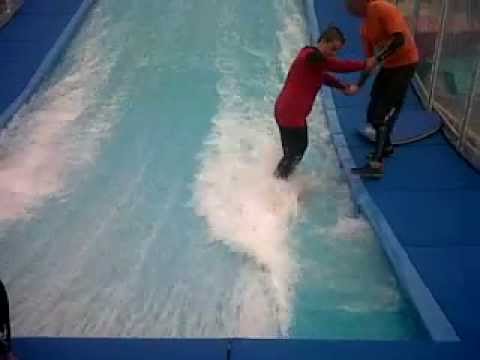 Wavemachine Surfing Fail