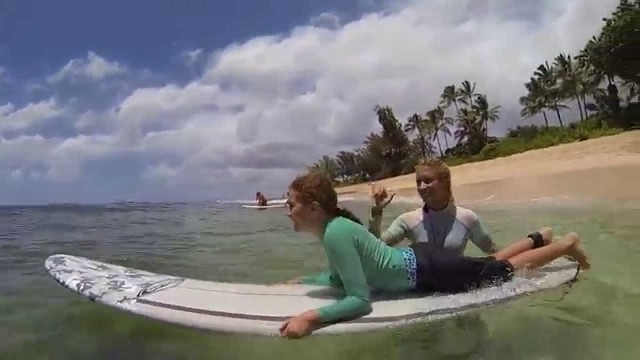 Best kids surfing lessons on Oahu